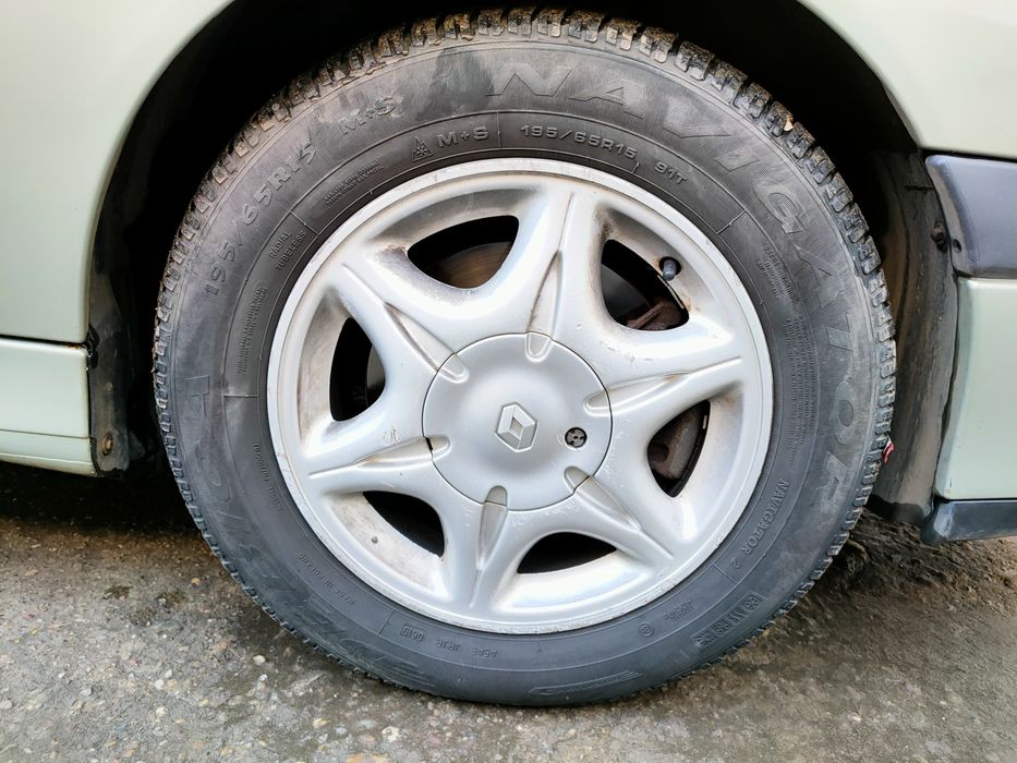 Dezmembrez Renault Laguna 1 ph2 1.6 16v 1998 editie Concorede