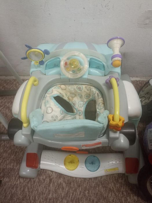 Детски и бебешки аксесоари и играчки.