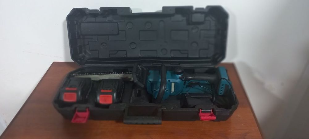 Аккумуляторная цепная пила