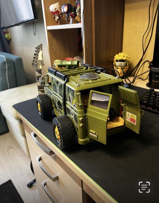 Продам персонажи ниндзя черепашек .