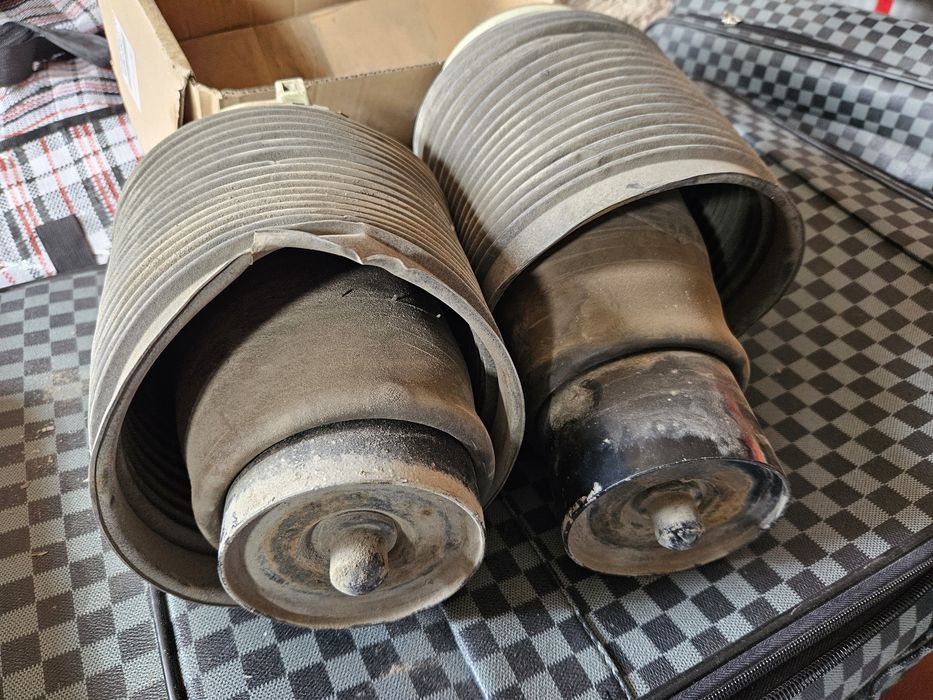 Продам пневмобалон или пневмоподушка gx 470