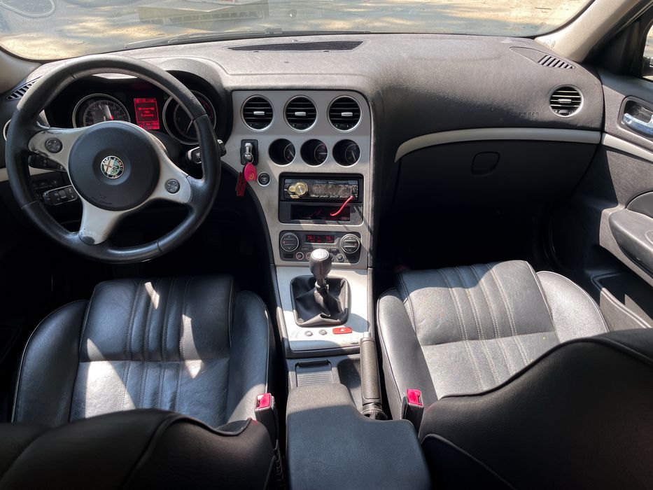Alfa romeo 159 .