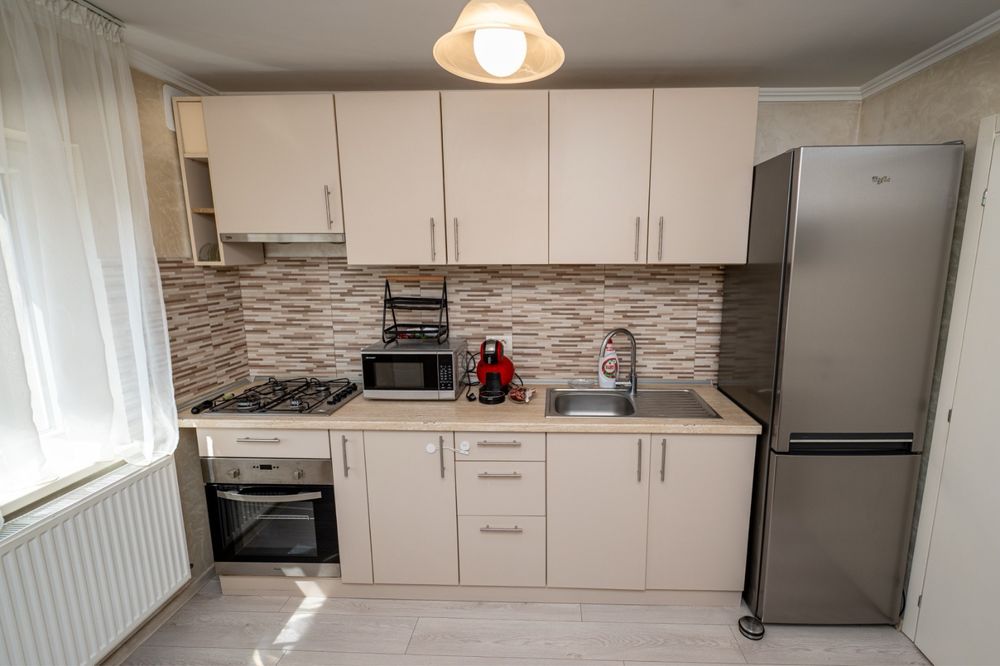 Inchiriez apartament 2 camere