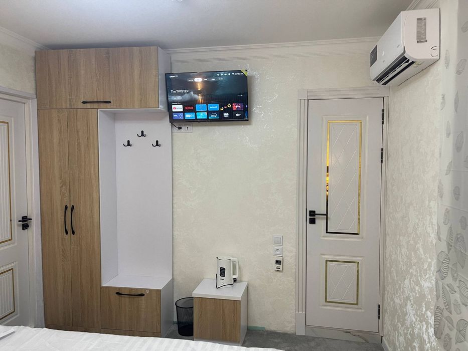 Rest Hotel oilaviy mehmonxona qarshi  krugdan kirganda