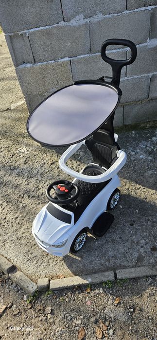 Продавам детска музикална  количка с родителски контрол