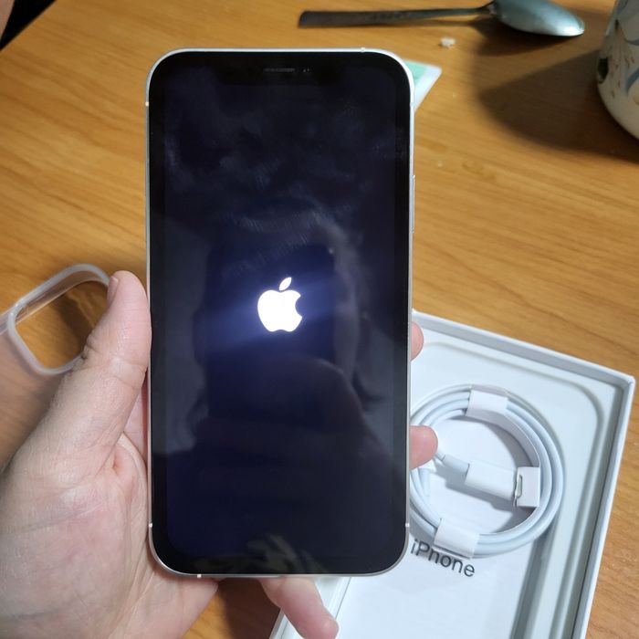 Продам Айфон xr в 16корпусе