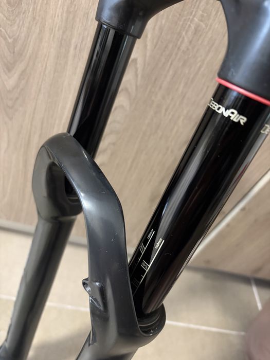 Furca Enduro RockShox Yari 160mm pt roti de 29 similar cu Lyrik cu cartus RC