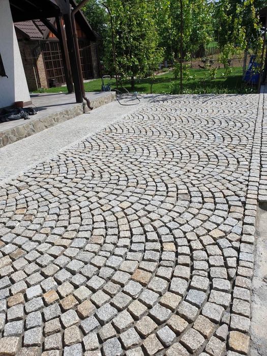 Piatra cubică andezit