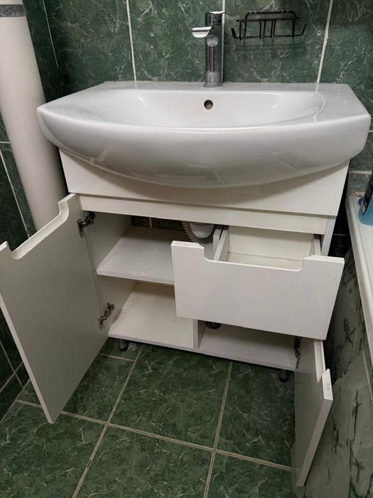 Продам раковину с зеркалом