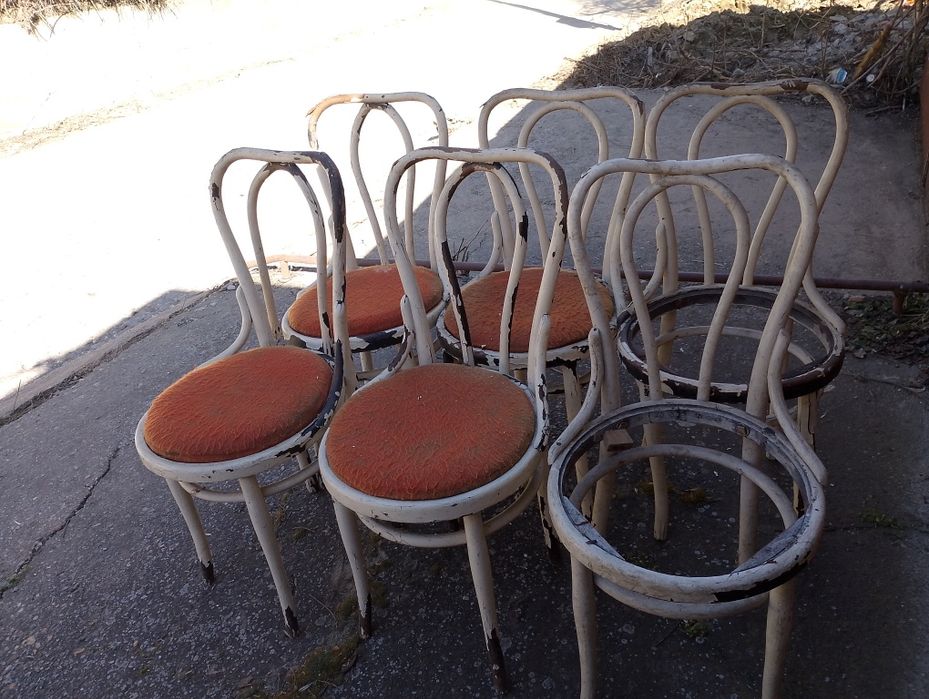 Столове от масивно дърво