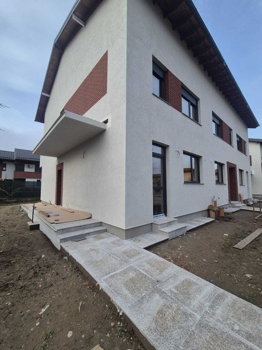 Casa de vanzare - finisaje premium, termen finalizare Aprilie 2026