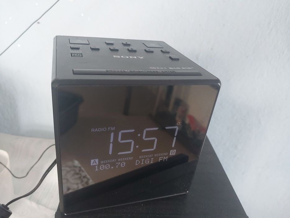Radio cu ceas Sony XDR-C1DBP