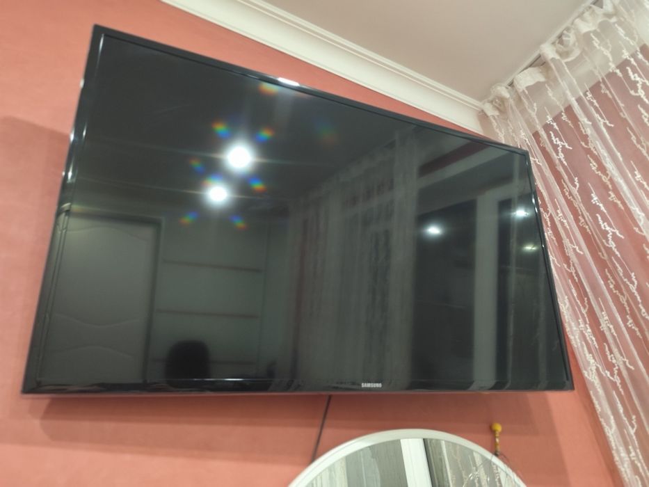 Продам телевизор Samsung A40 40 дюймов