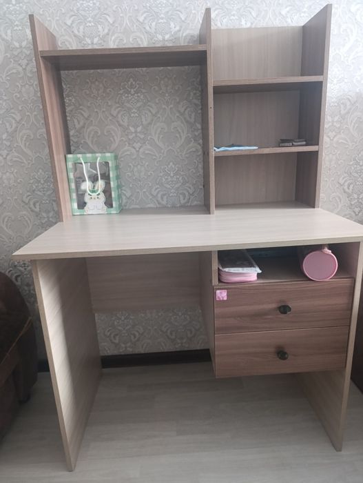 Продам школьный стол