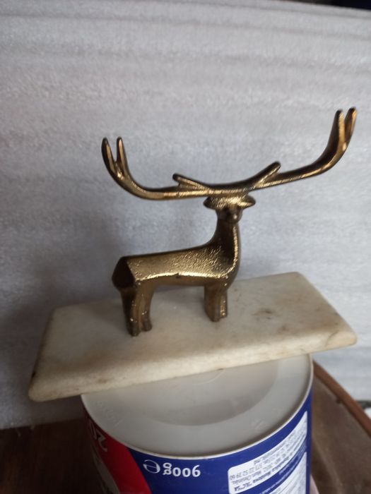 Se vând statuete din bronz