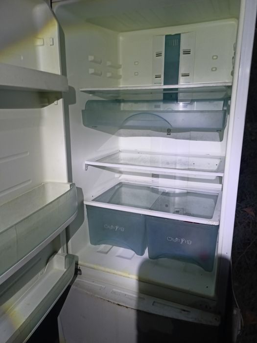 Холодильник большой 180