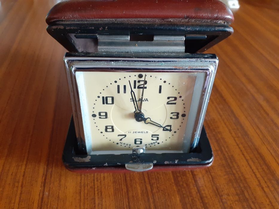 Стар часовник SLAVA 11 JEWELS