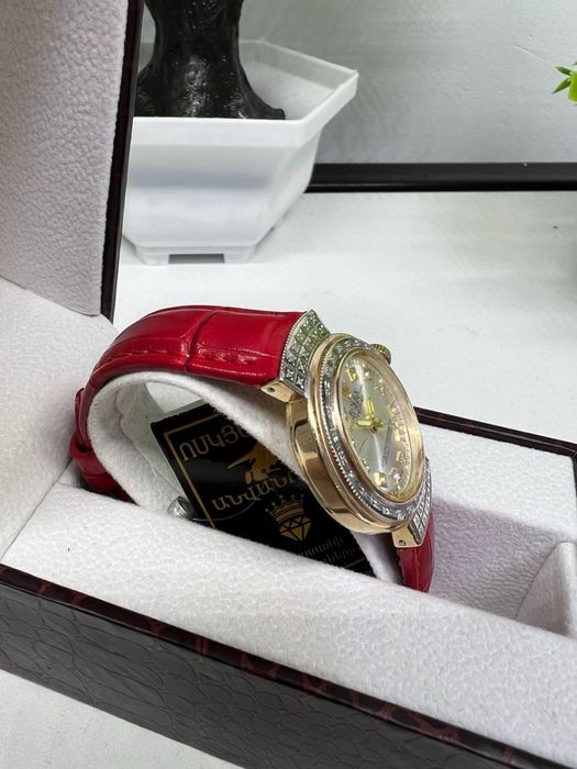 Золото 585  Часы