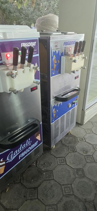 Tayyor marojni biznesi sotiladi 2 ta frezer aparat, stol stullar