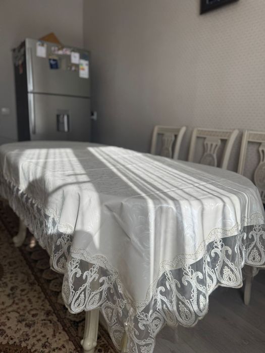 Скатерть с кружевами