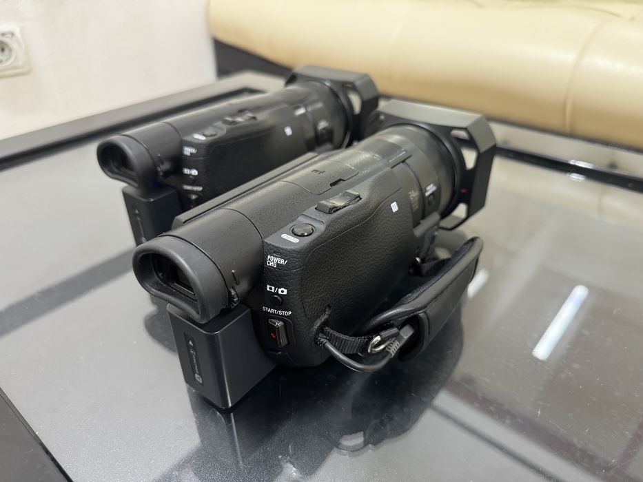 Видеокамера Sony AX100