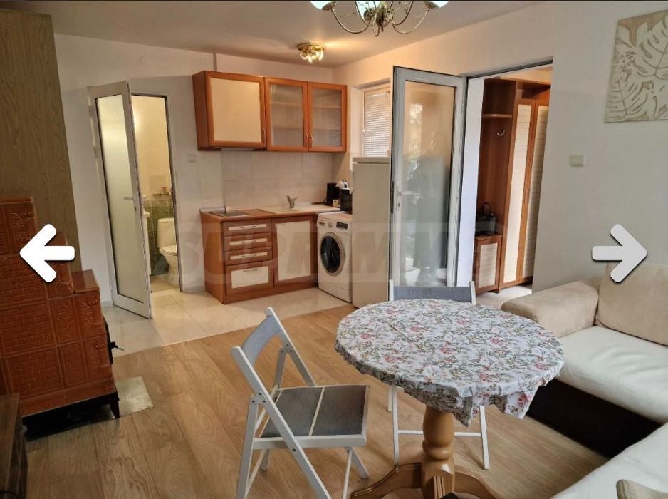 Студио Колхозен пазар