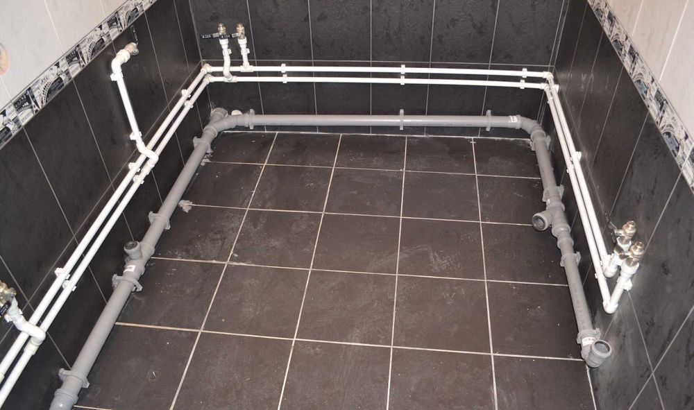 Сантехник установка батареи унитаза смесителя