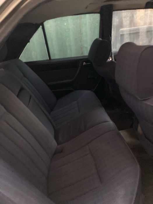 Mercedes Bemz W124