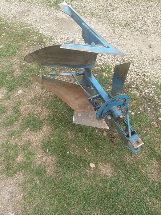 Plug reversibil pentru motocultor sau tractoras