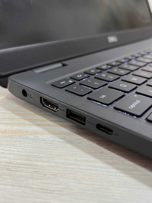 Dell Latitude i5 (512GB SSD) Touchscreen. Ideal holatda, Nasiya bor