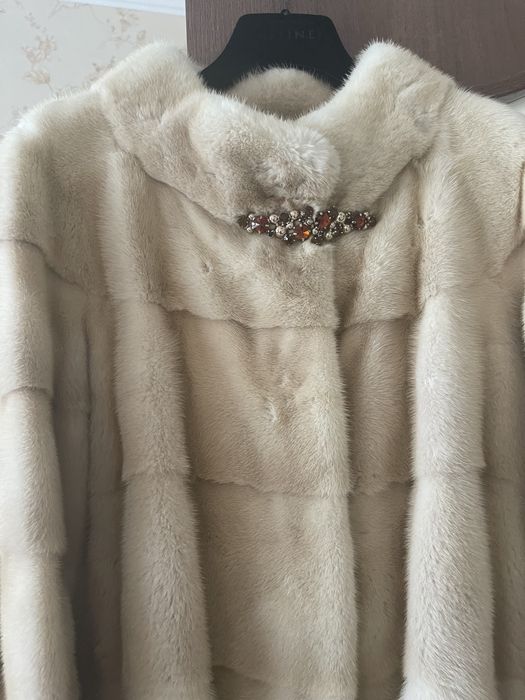 Продам норковую шубу