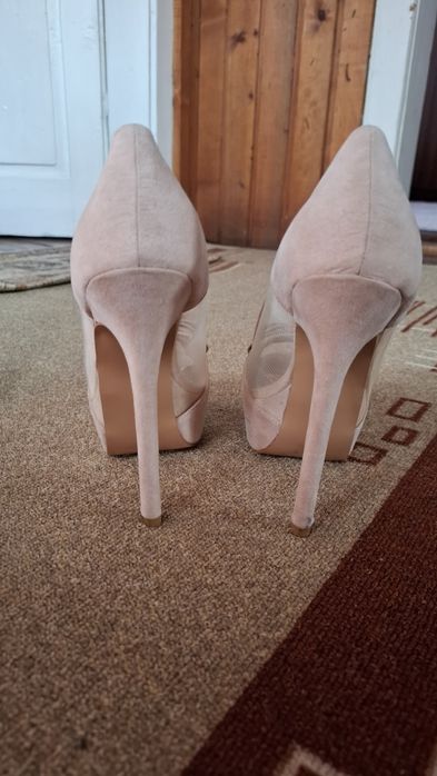 Официални обувки на висок ток, 37 номер