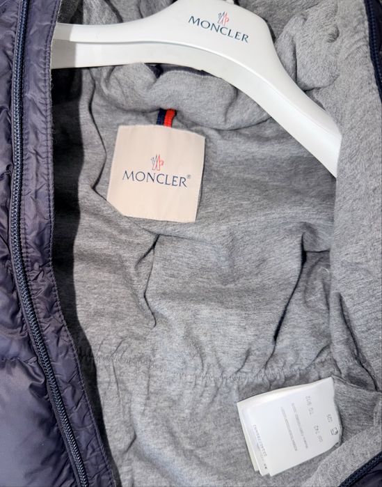 Оригинален MONCLER бебешки зимен космонавт 9м/12 м. с пух,качулка ,ботушки и колан