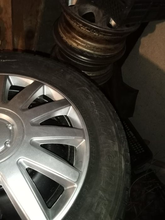 Продам шины на железных дисках 13