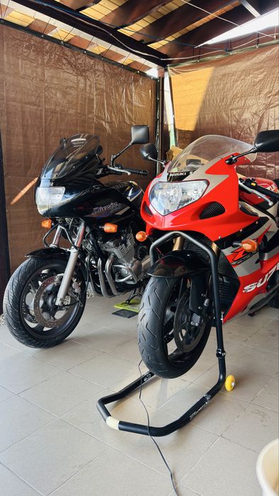 Suzuki GSX-R 1000 conditii showroom