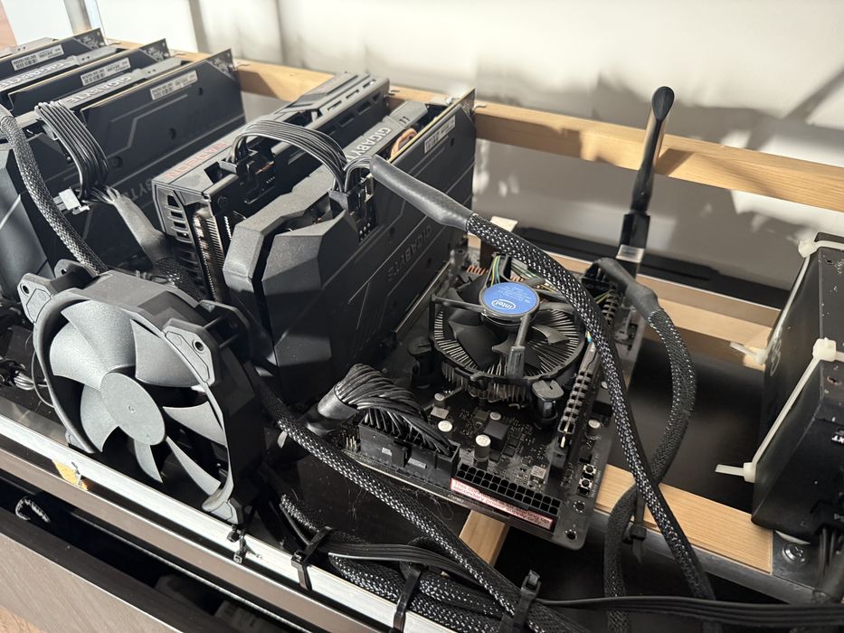 Rig minat GPU 4x GeForce RTX 2060, 1x Radeon RX 6600, Plug&Play Satu ...