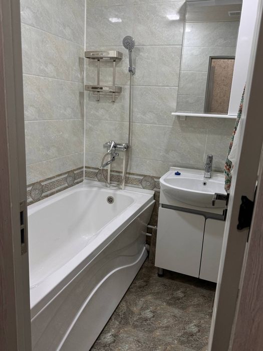 Продается трёхкомнатная квартира в восьмом микрорайоне