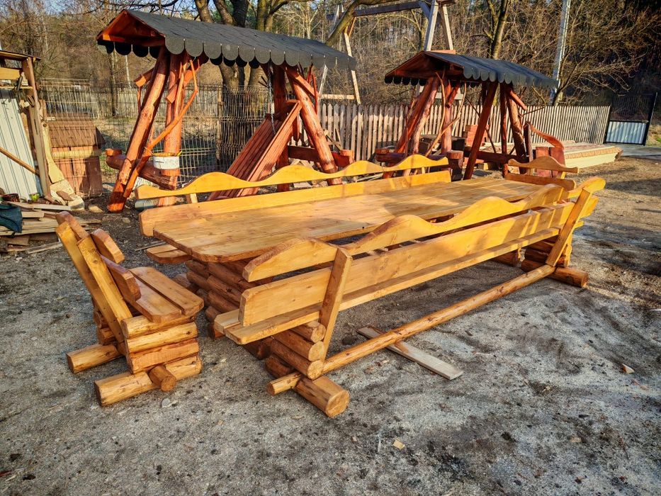 Vând mese cu scaune rustice