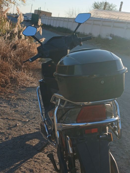 Skuter satiladi ценасы 5миллон