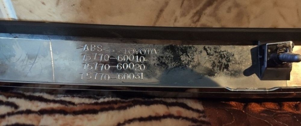 Молдинг капота оригинал Прадо 150