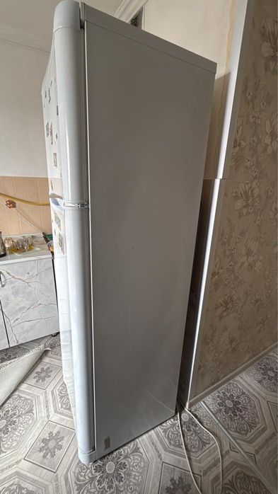 Холодильник indesit