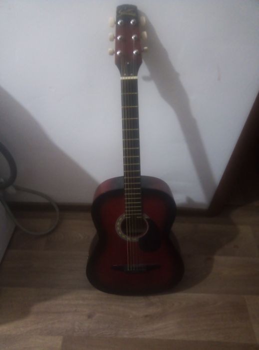 Продам гитару акустическую