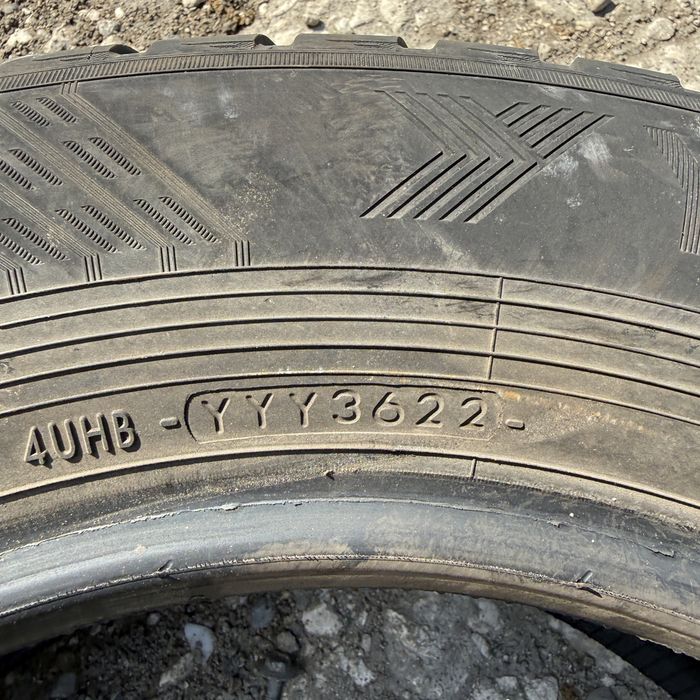 3 броя зимни гуми Yokohama 215/65 R16 Dot 3622 ном737