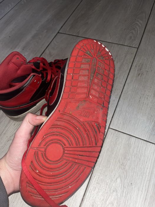 Jordan 1 Mid rosu cu negru marimea 43 (Nike, air jordan)