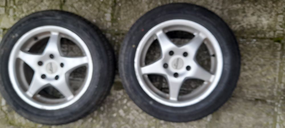 Отлични гуми 15"