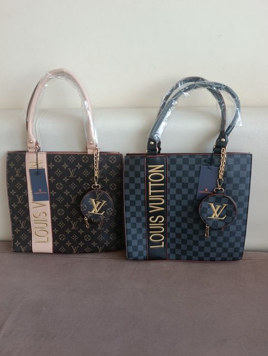 Дамска чанта  Guess