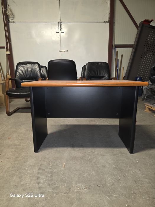 Офис шкафове и столове