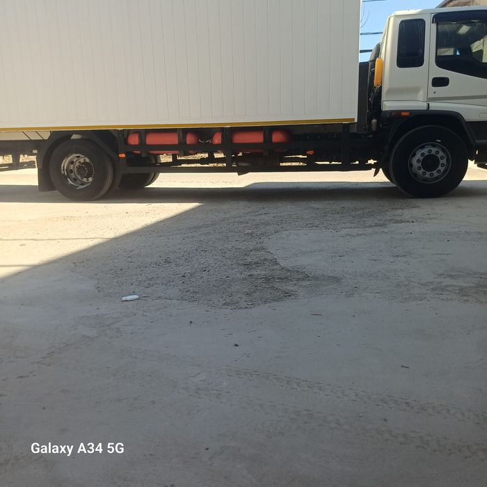 Isuzu 10 tonnalik sotiladi yurigan par abeki 385 ming  2021 yil