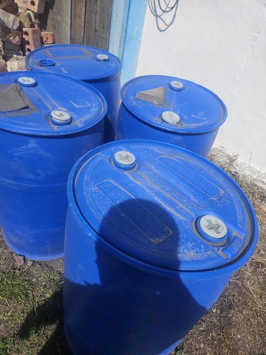 Продам бочки пластиковые