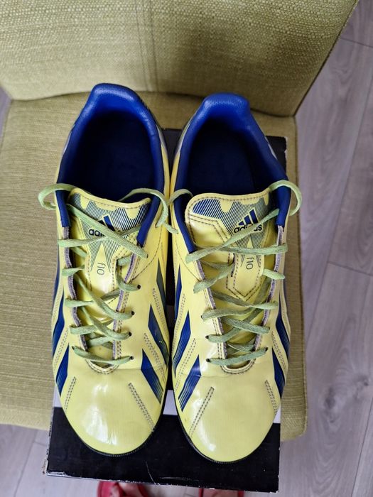 Vând Adidas F10 Pantofi fotbal